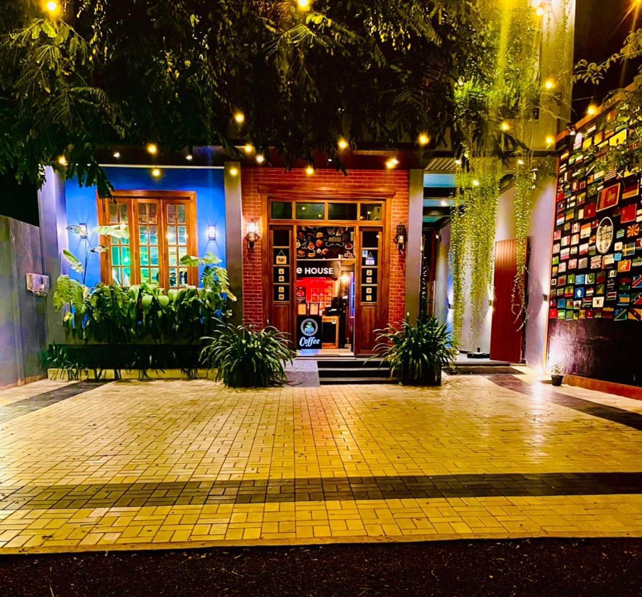 Coffee House Dambulla Hotel Exterior photo